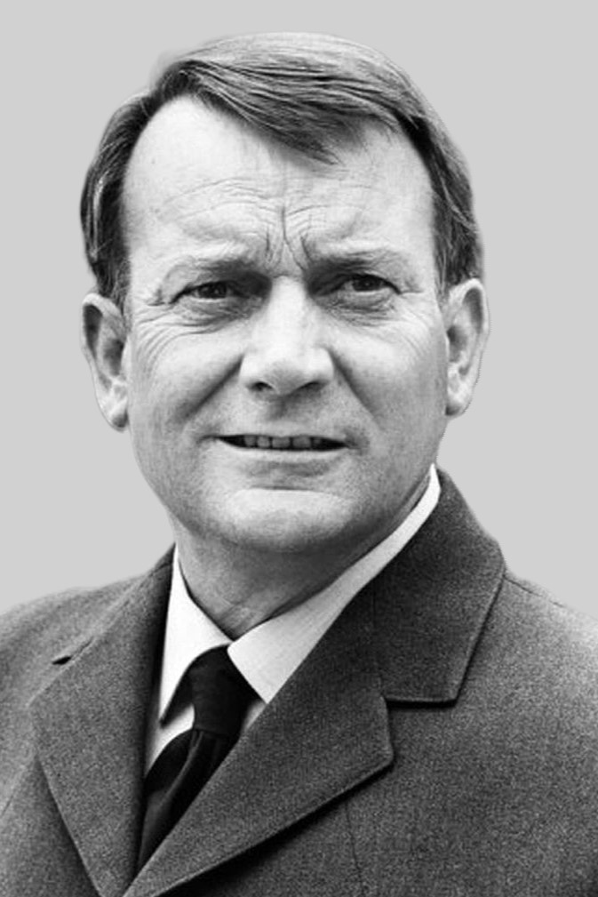 Denholm Elliott Profile